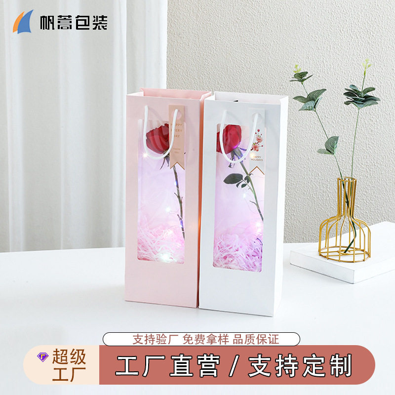 บรรจุภัณฑ์ช่อดอกไม้แบบสั่งทำ มีสินค้าพร้อมส่ง 10 ชิ้น กระเป๋าใส่มีหน้าต่างสำหรับดอกไม้ เข็มขัดห้อยดอกไม้ กล่องของขวัญวันหยุด ผลิตตามภาพและมีการตรวจสอบตัวอย่าง