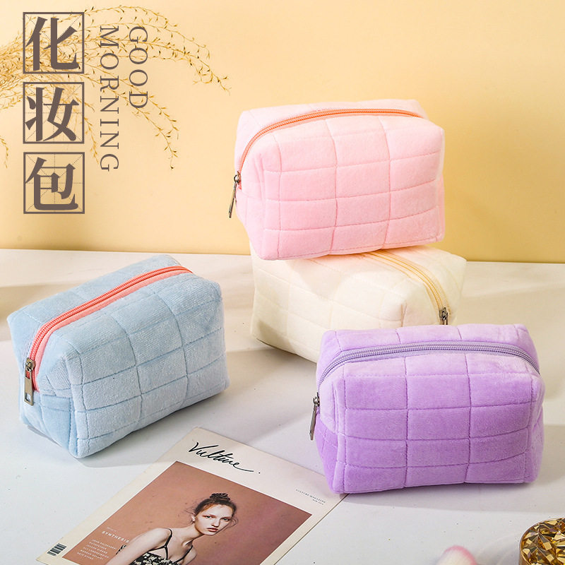 Cross-Border Plush Cosmetic Bag Storage, High-End Large-Capacity Storage Bag, Portable and High-Value Storage Bag