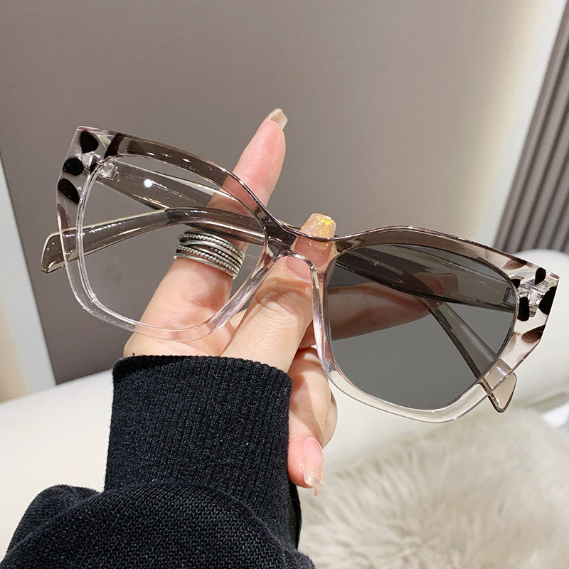 2023 New Cat-Eye Glasses Frame for Women, Trendyy Contrasting Color Glasses Frame, Personalized Ins Cross-Border Color-Changing Anti-Blue Light Glasses