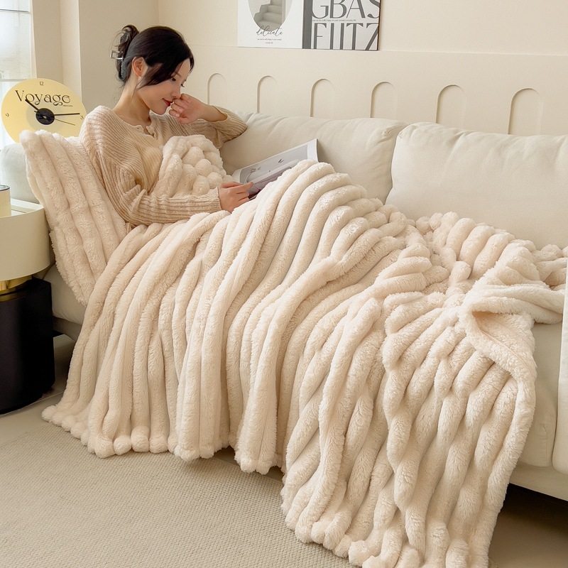 High Weight Rabbit Plush Blanket Winter Multifunctional Milk Fleece Flannel Beibei Fleece Blanket Sofa Nap Blanket Batch