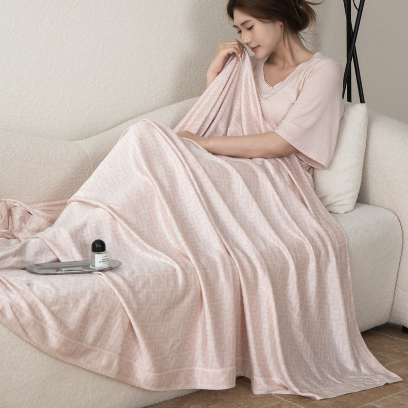 2025 New Summer Style Cool and Fresh Pure Color First Class Moisturizing Marine Silk Aviation Blanket Home Air Conditioning Blanket