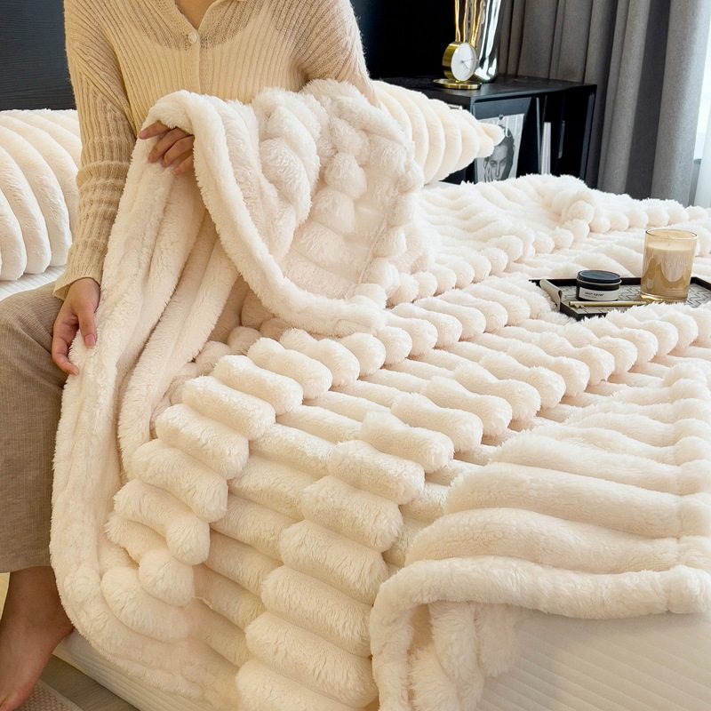 High Weight Rabbit Plush Blanket Winter Multifunctional Milk Fleece Flannel Beibei Fleece Blanket Sofa Nap Blanket Batch