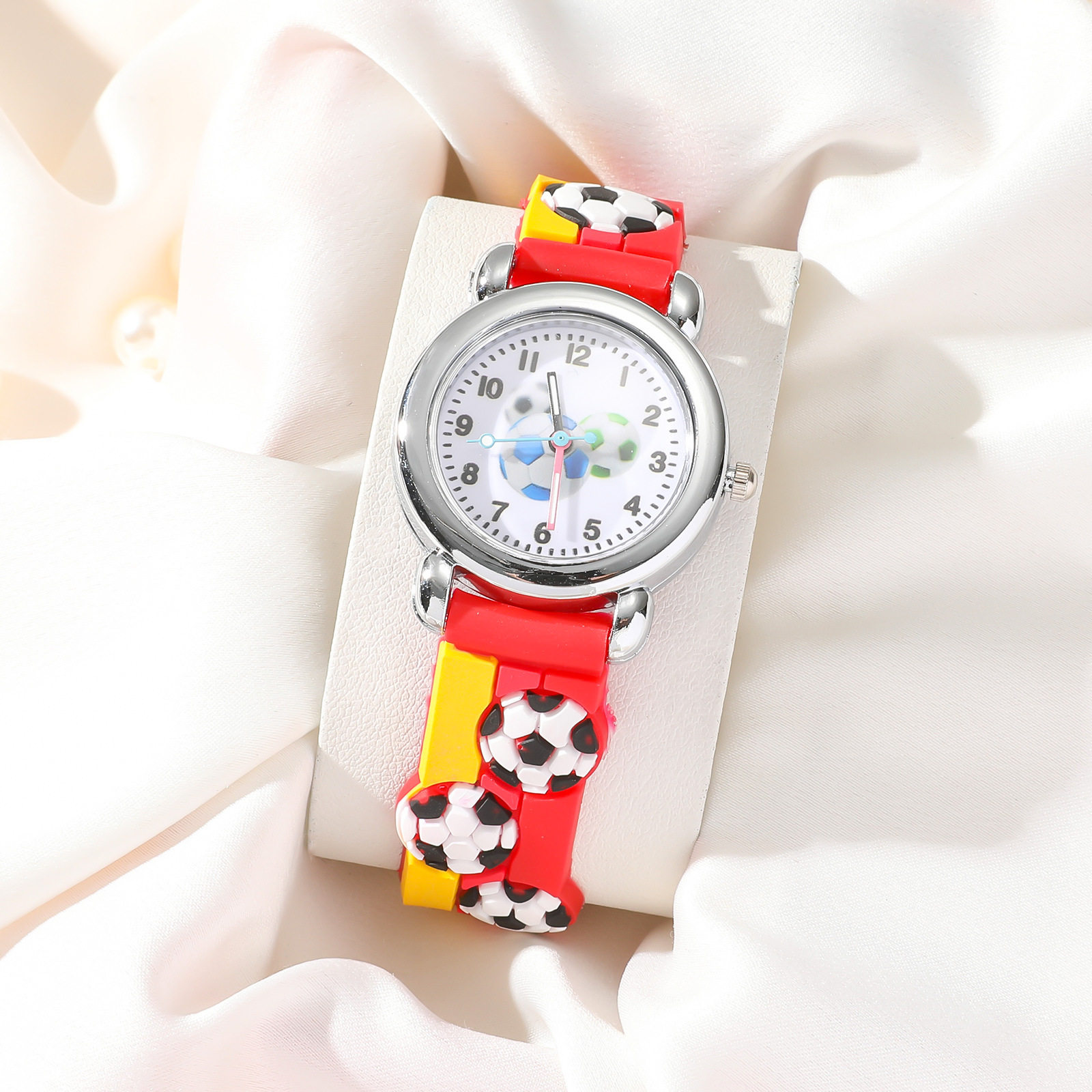 Spot Children's Popular Cartoon Football Silicone Quartz Watch Boy Student Large Dial