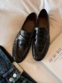 Black (crocodile pattern)