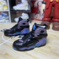 8 Water ghost (a pair of naked shoes)