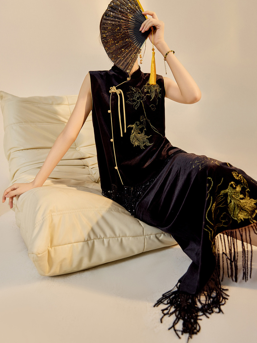 Set áo vest thêu thủ công kèm chân váy dài nữ — Áo vest thêu (giao hàng trong 7 ngày), Áo vest thêu (giao hàng trong ngày), Váy thêu (giao hàng trong 7 ngày), Váy thêu (giao hàng trong ngày)