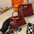 Crocodile pattern burgundy 22cm
