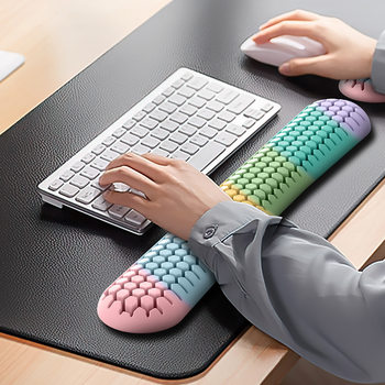 Keyboard wrist pad silicone Mouse wrist pad hand pad comfortable heat dissipation ventilation wrist pad men and women typing office pad