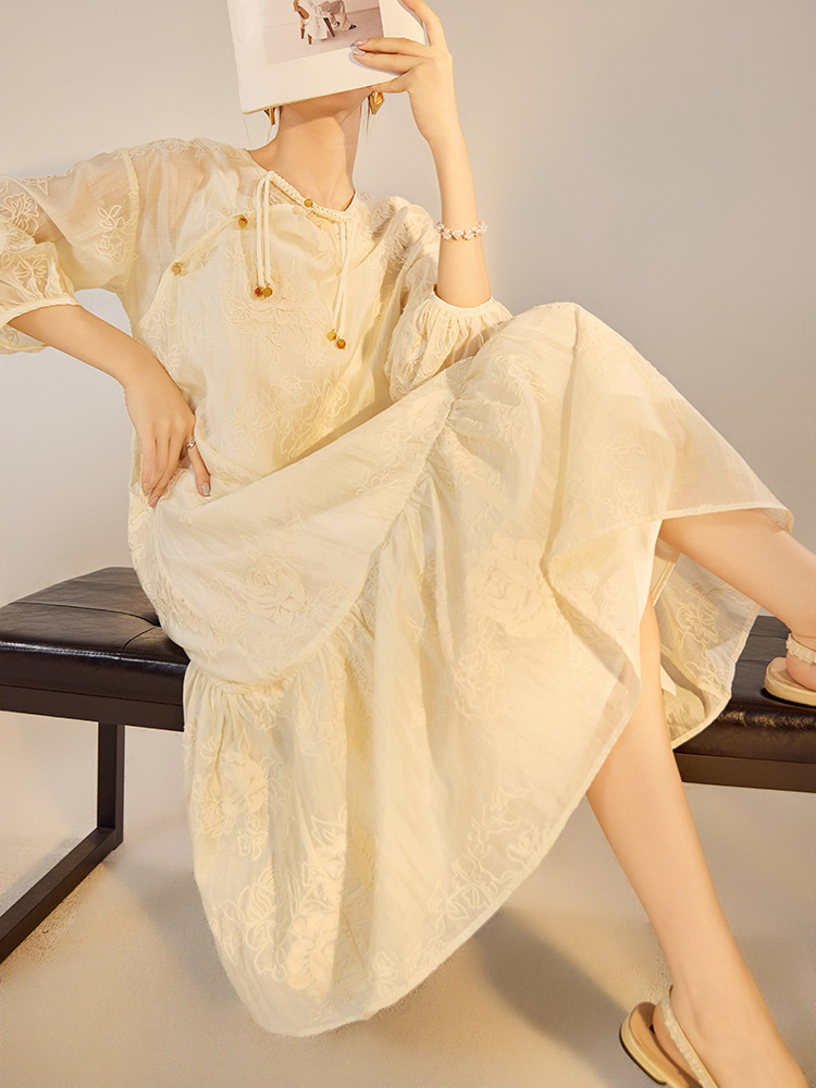 Đầm suông nữ dài tay cổ tròn họa tiết hoa vải Tencel