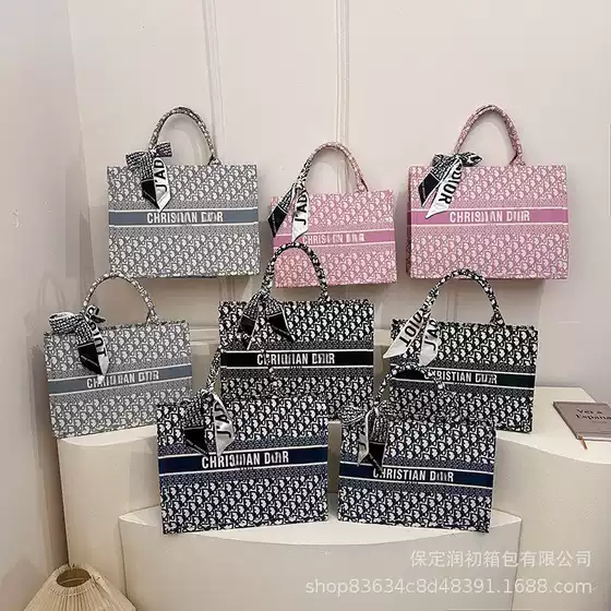 Dijia Canvas Embroidered Booktote Tote Bag 2026 New Fashion Versatile Large-Capacity Handbag for Work and Travel