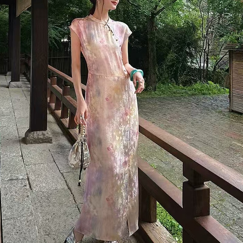 Đầm dáng sườn xám cổ đứng tay ngắn họa tiết hoa dáng ôm — Phấn hồng, Xanh rậm rạp, Xanh vàng