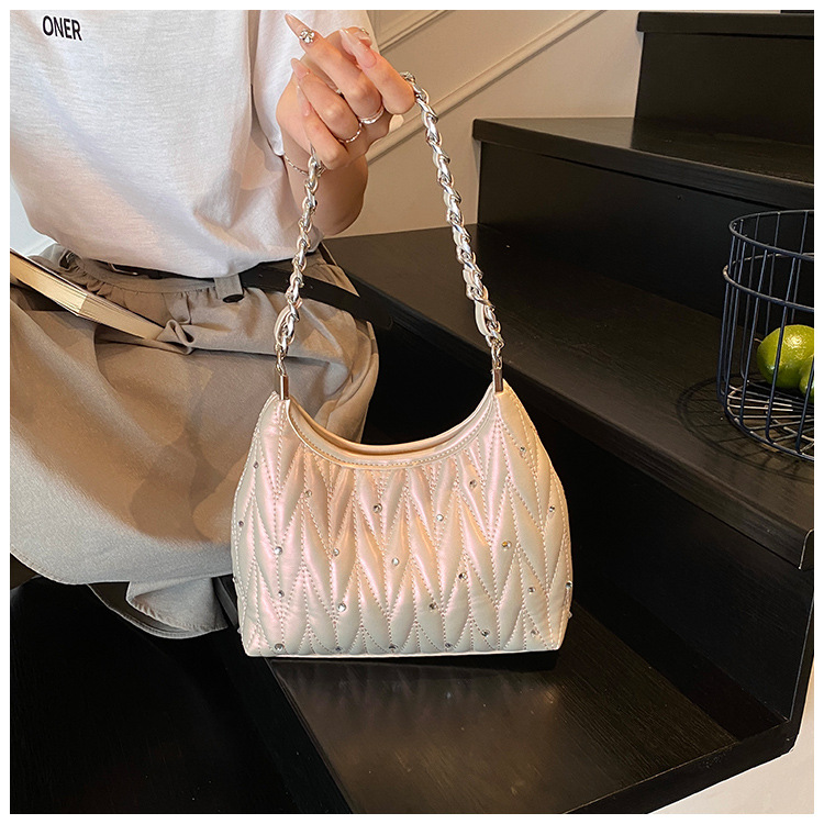 O1CN01LMDnpj1yV4Mwmtrz3 !!2212088006583 0 cib