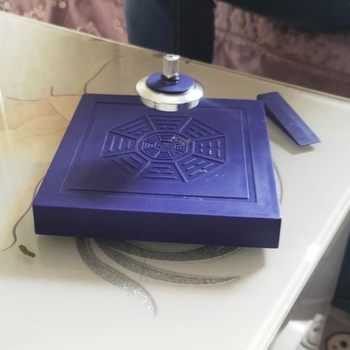 Black Technology Educational Toy Magnetic Levitation Gyro Suspended Ufo Flying Saucer Anti-Gravity Magnetic Magnetic Science Experiment