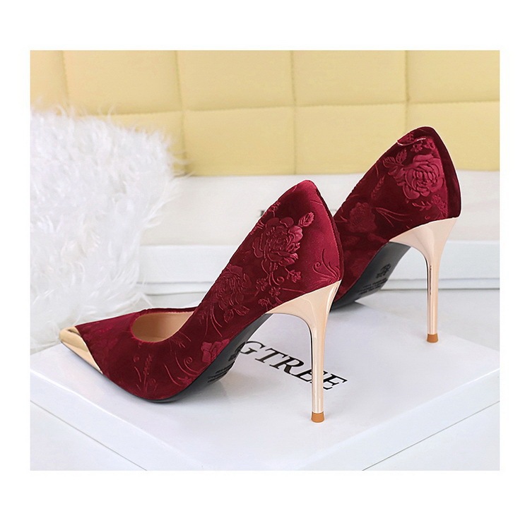 Giày cao gót nữ mũi nhọn nhung dập hoa gót nhọn dự tiệc — 237-30 đen 4cm, 237-30 lạc đà 4cm, 237-30 rượu vang đỏ 4cm, 237-30 xanh 4cm