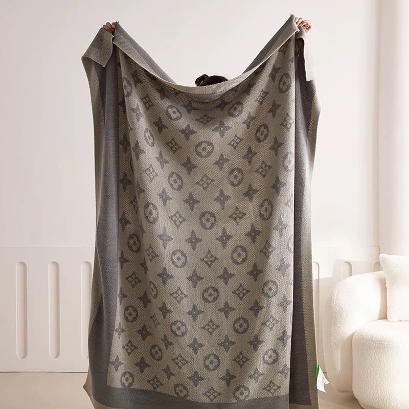 Autumn and Winter Aviation Knitted Blanket Blanket Cover Blanket Winter Thickened Warm Outdoor Shawl Lunch Blanket Cloud Mink Velvet
