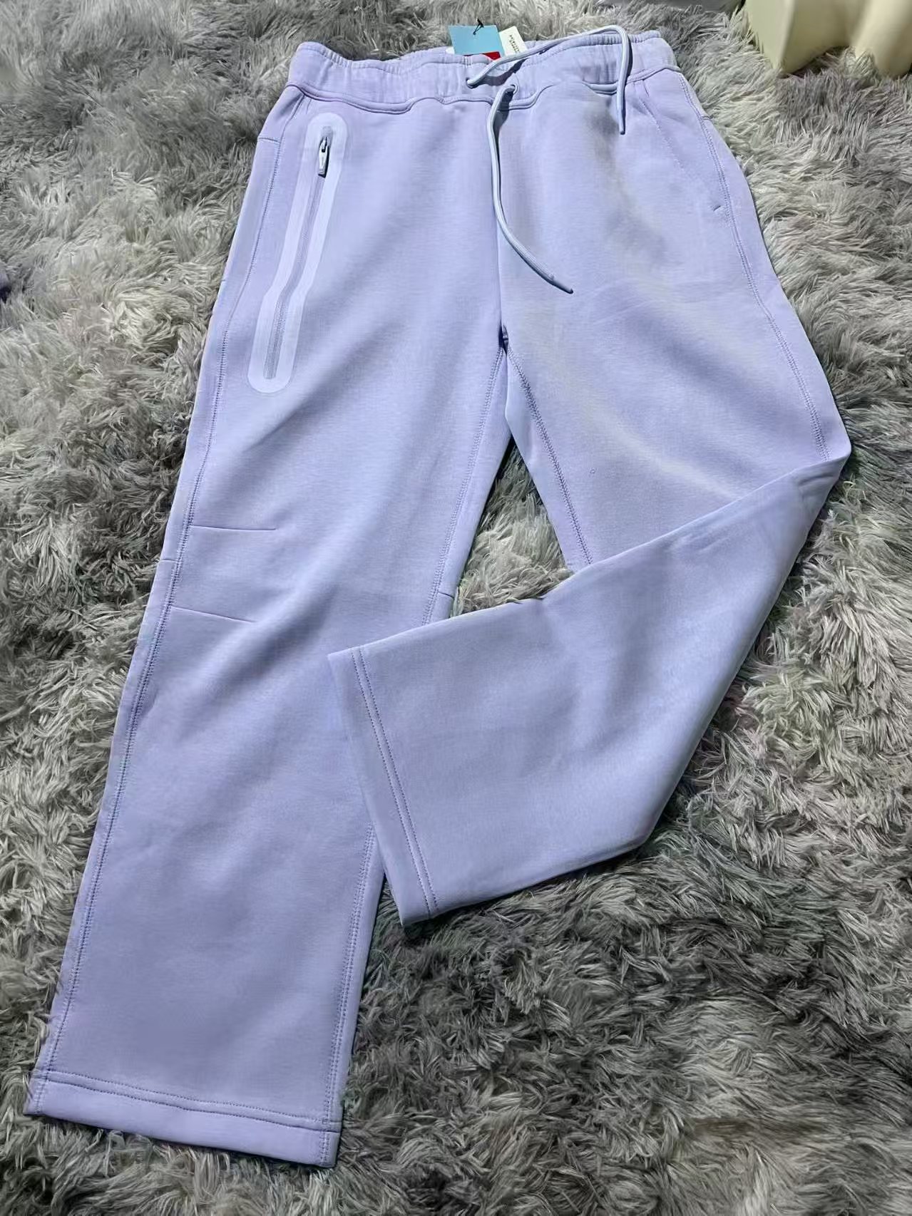スウェットパンツ紫