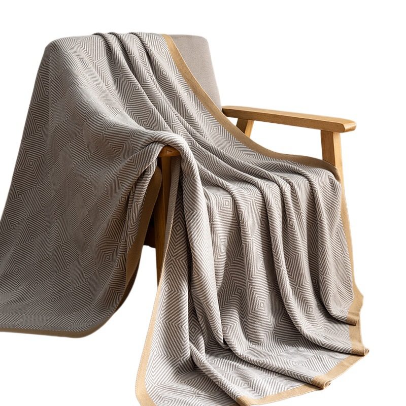 Scandinavian Style Accessible Luxury Acrylic Knitted Blanket Herringbone Pattern Casual Fashion Throw Blanket Aviation Blanket Skin-Friendly and Soft