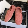 Peach color