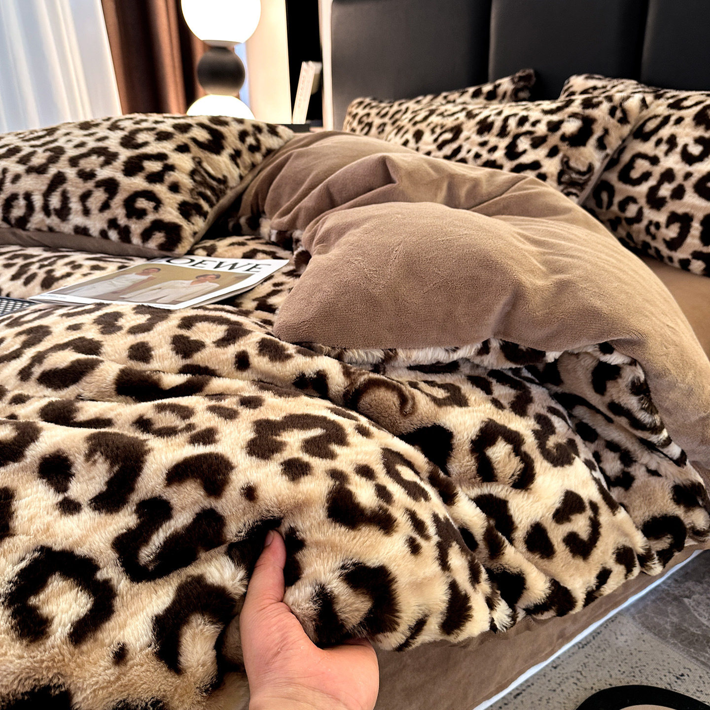 Class A High-end Autumn and Winter Milk Velvet Four-piece Set Coral Velvet Warm Thickened Rabbit Plush Bed Sheet Quilt Cover Three-piece Set 4