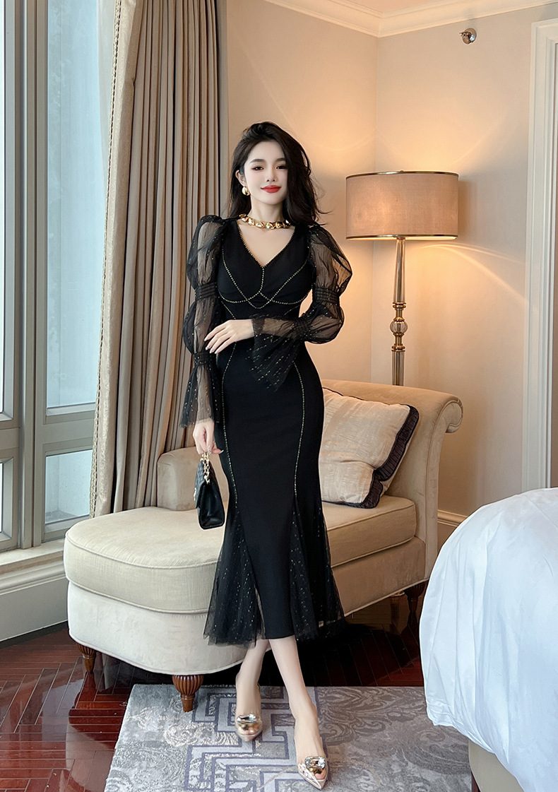Đầm dài đuôi cá phối lưới cổ V tay bồng ôm dáng — Màu đen