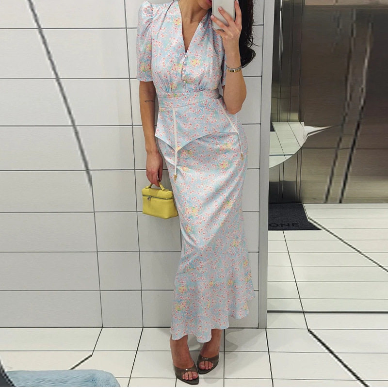 Floral V Neck Top and Fitted Midi Skirt Set Stylish Summer Womens Wear Elegant Design for Casual or Formal Occasions