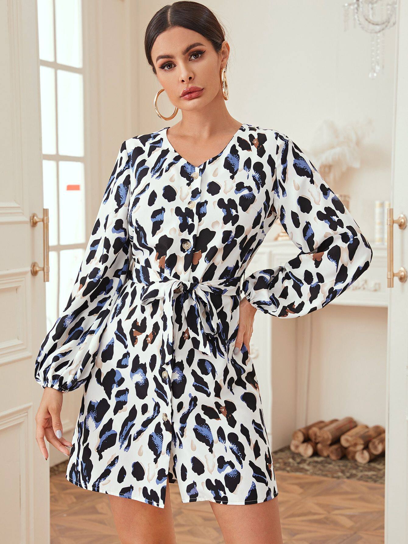 Fashionable Long Sleeve V Neck Printed Flare Sleeve Casual Dress Womens European and American Style Perfect for Daily