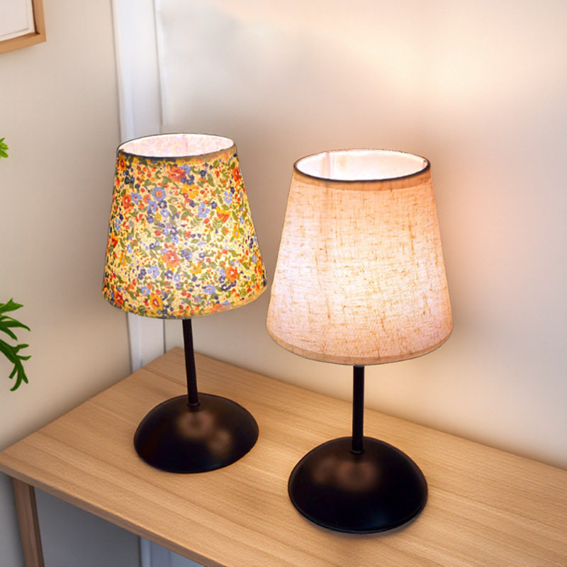 Nordic Middle Ancient Table Lamp American Metal Dormitory Bedroom Sleep Bedside Lamp Pleated Cloth Cover Night Light Atmosphere