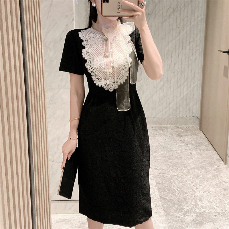 Đầm maxi nữ ren hoa thêu tay ngắn cổ tròn eo cao — Xanh