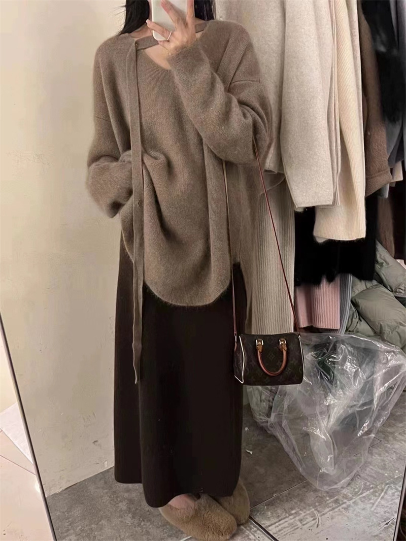 (Mới) Mã L1397 Giá 510K: Áo Len Nữ Tontce Áo Len Hàng Mùa Xuân Thu Đông Cổ Chữ V Thời Trang Nữ Chất Liệu G01 Sản Phẩm Mới, (Miễn Phí Vận Chuyển Toàn Quốc).