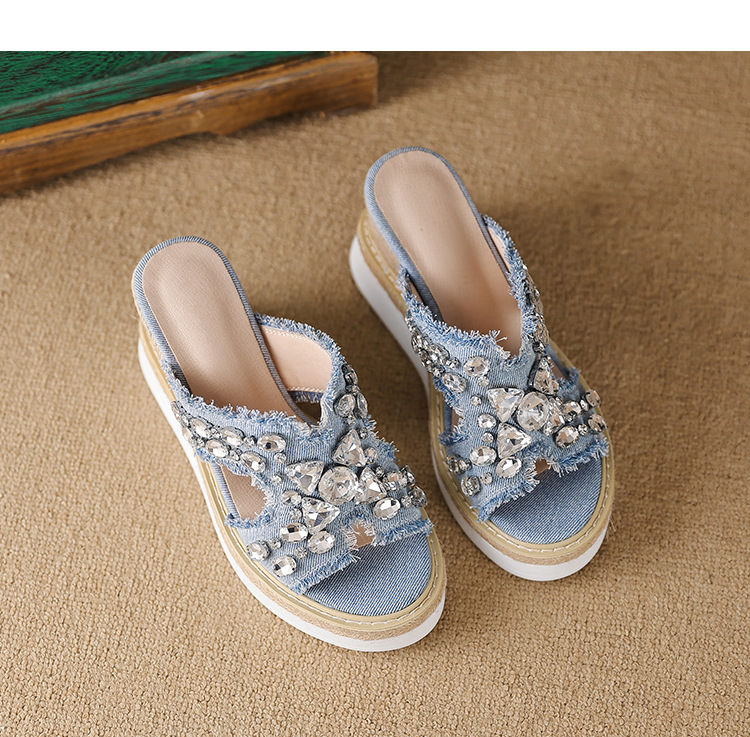 Dép sandal nữ quai ngang gót xuồng 8.5cm đế dày đính đá — Xanh denim