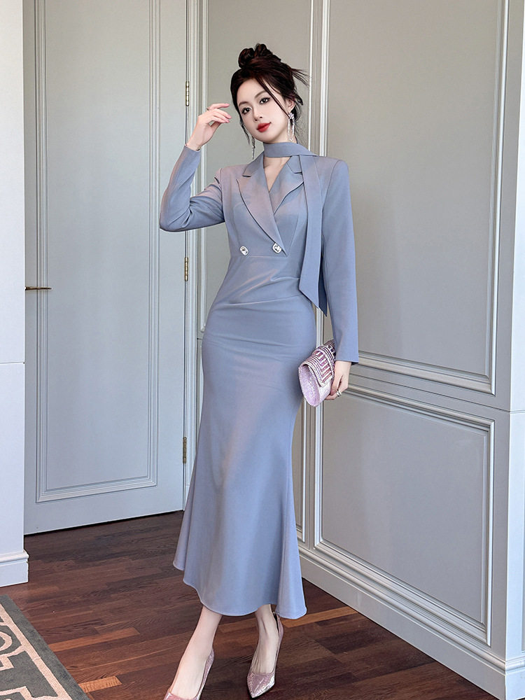Đầm ôm body nữ cổ vest dáng đuôi cá tay dài — Xám sương mù