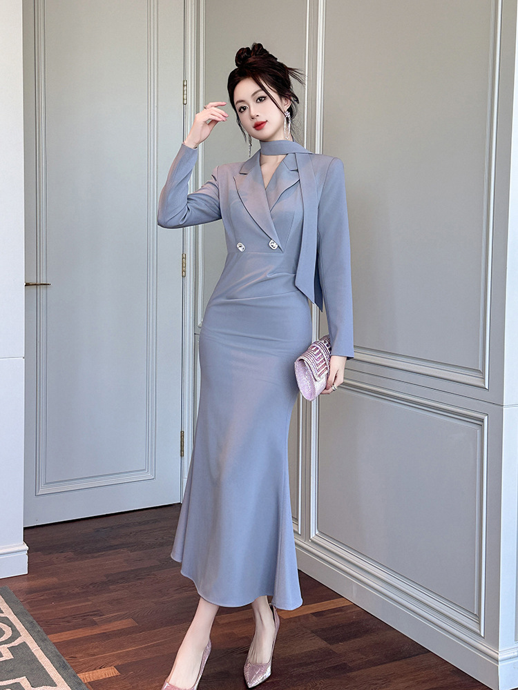 Đầm ôm body nữ cổ vest dáng đuôi cá tay dài — Xám sương mù