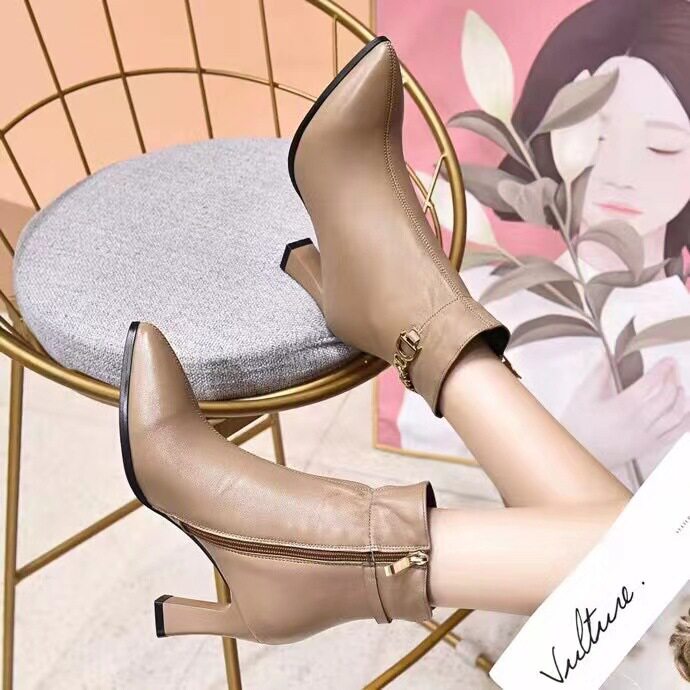 Boot Nữ Da Thật Cổ Ngắn Gót Vuông Chiều Cao Đế Khoảng 6cm Phong Cách Anh Quốc Màu Đen, Nâu