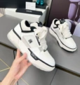 Am color 6-white with black edges