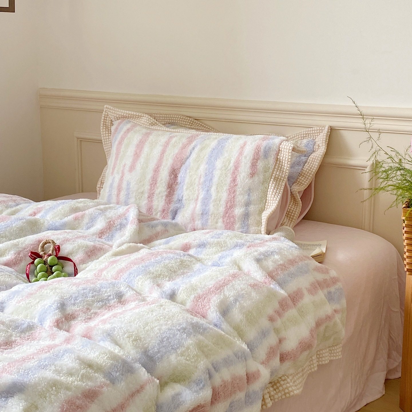 Ins Fresh Style A-Sided Teddy Fleece B-Sided Milk Fleece Thickened Warm Four-Piece Set Double-Sided Plush Three-Piece Set