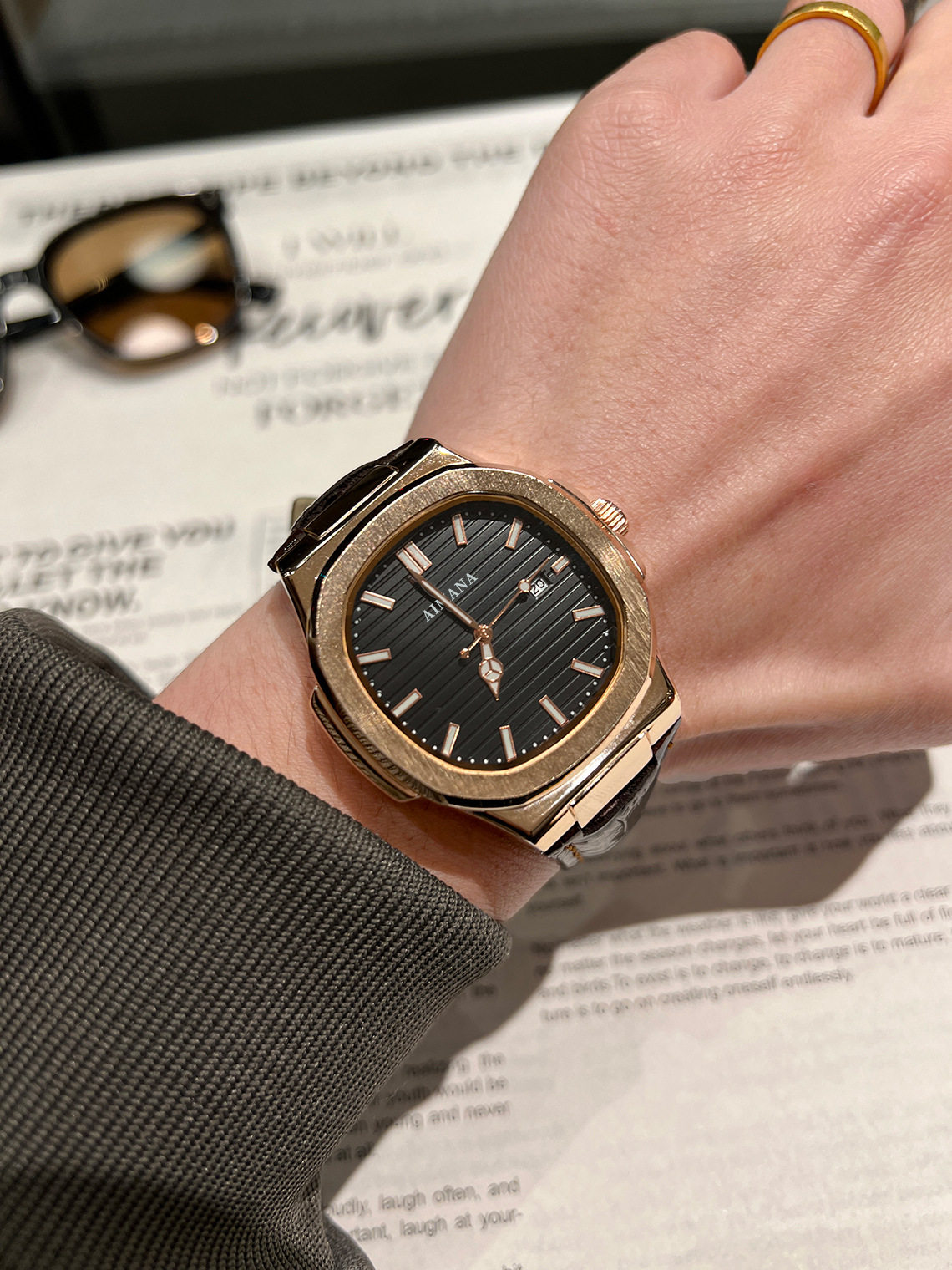 O1CN01LmqPII1Z6v5CDXlNZ !!2219695973146 0 cib