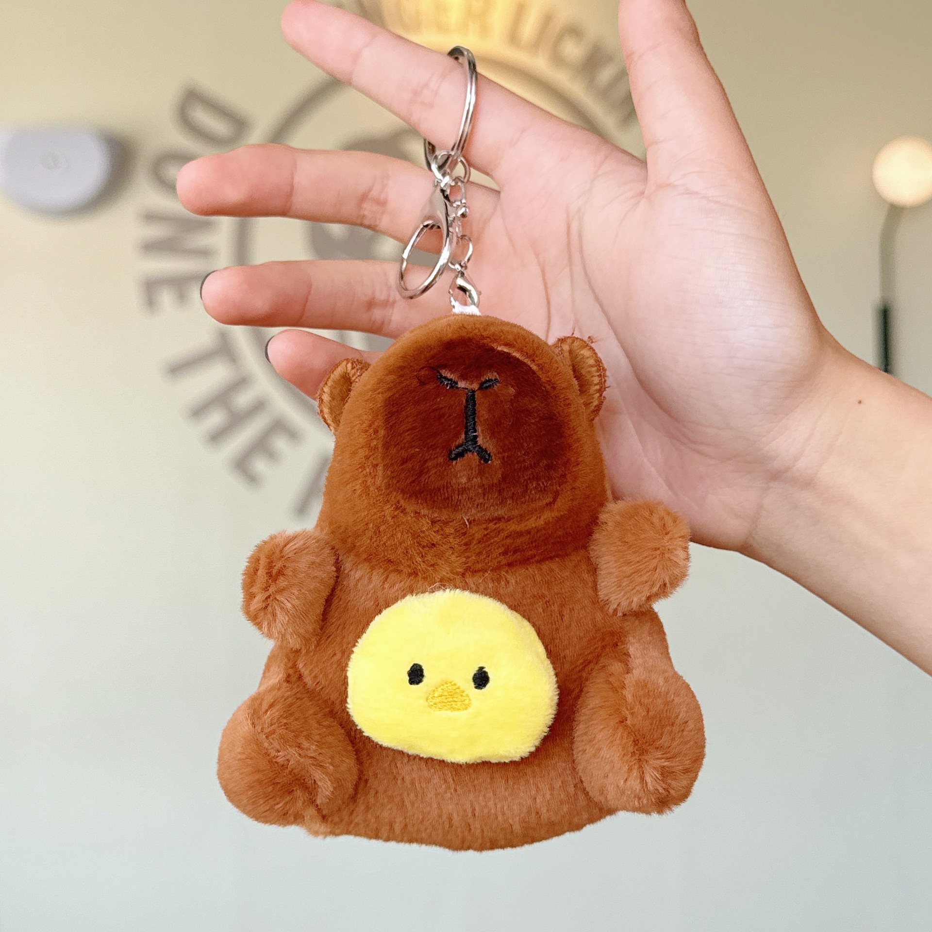 可爱卡皮巴拉公仔水豚鼠毛绒玩具玩偶钥匙扣书包挂件抓机娃娃批发