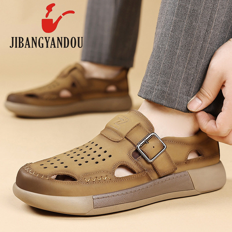 Sandal Nam Da Bò Đục Lỗ Thoáng Khí Quai Khóa Chiều Cao Đế Khoảng 3cm Màu Nâu, Đen