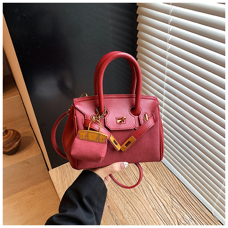 O1CN01LpekJY2IRDN5tfZEX !!2207805539282 0 cib