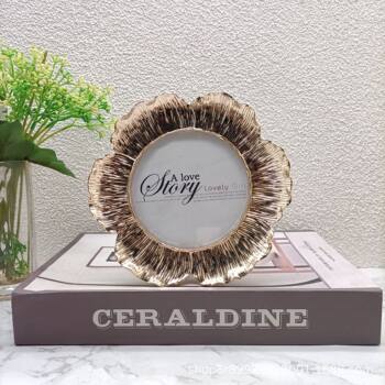 Modern Minimalist Metal Photo Frame Model House Soft Decoration Display Piece Metal Photo Frame Xy0013