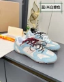 Blue/off-white color