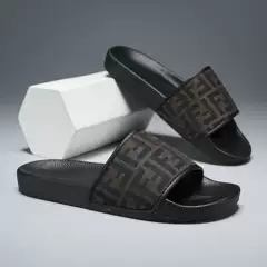 European Station Slippers 2025 Men's Casual Slippers Summer European and American Fashion Outer Wear Lightweight Soft-Soled Beach Sandals