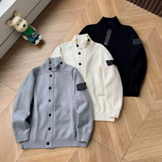 Autumn and winter Korean-style casual, loose-fitting, oversized sweater with a stand-up collar, zipper, and buttons