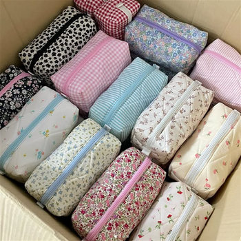 A generation of cross-border hot floral plaid cosmetic bag built cotton lining pattern storage bag large capacity wash bag