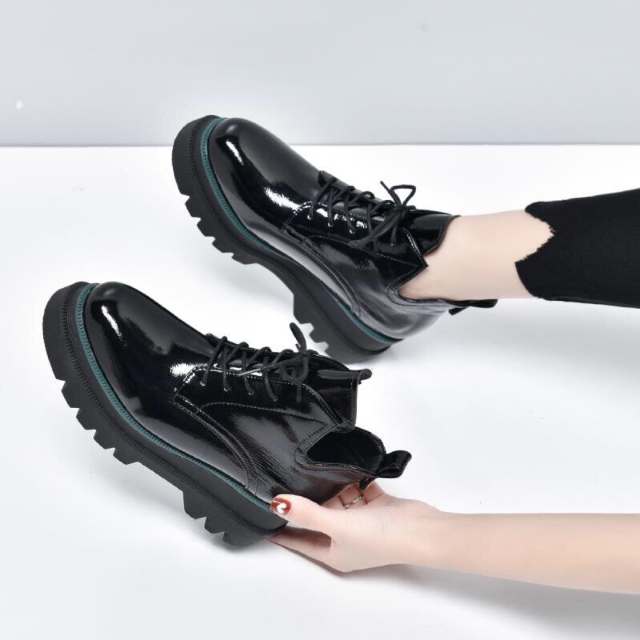 Mã D3789 Giá 1370K: Boot Cổ Thấp Nữ Torehu Mũi Tròn Hàng Mùa Xuân Thu Đông Đế Cao Giày Dép Nữ Chất Liệu Da Bò G04 Sản Phẩm Mới, (Miễn Phí Vận Chuyển Toàn Quốc).
