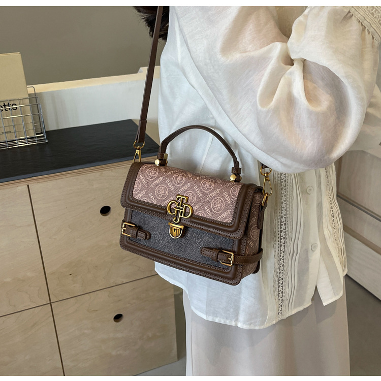 Foreign Style Small Square Bag Shoulder Bag Niche Design High-end Sense Bag Women's Internet Hot Super Hot Handbag Fashion Crossbody Bag 25 O1CN01MAHfOn1SSiWmJxooy !!2218042692246 0 cib
