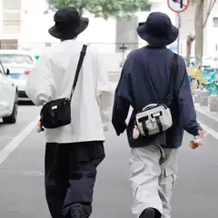 New Retro Style Cool Motorcycle Couple's Unisex Shoulder Bag, Spring New Casual Single-Shoulder Crossbody Small Square Bag Wholesale