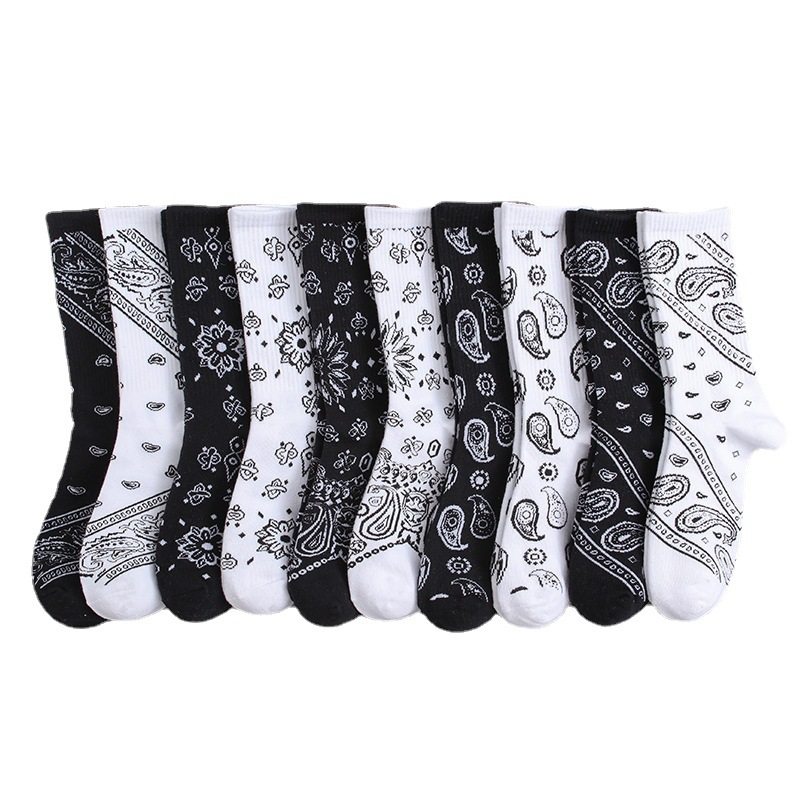 Tide brand cashew flower vintage socks street fashion black and white stocking totem ladies in the tube tide socks manufacturers wholesale