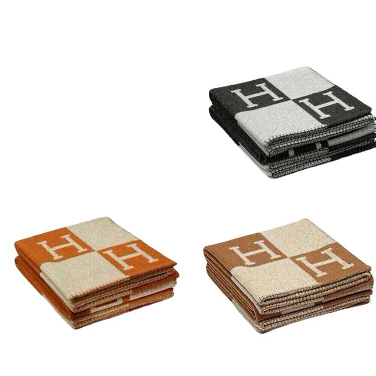 Letter Shawl Wool Air Conditioning Travel Blanket Office Blanket Manufacturer Cashmere Blanket Warm and Thickened Wholesale