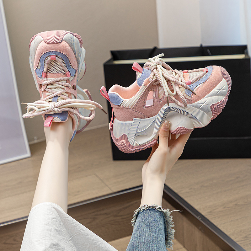 (Mới) Mã K3374 Giá 2390K: Giày Thể Thao Nữ Wetdi Kẻ Caro Kẻ Caro Thoáng Khí Đế Cao Giày Dép Nữ Chất Liệu G05 Sản Phẩm Mới, (Miễn Phí Vận Chuyển Toàn Quốc).